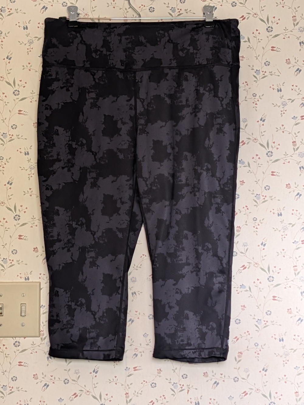 Dare 2B cycling leggings Capri size 16 Camo Patterned Athletic bicycle sports